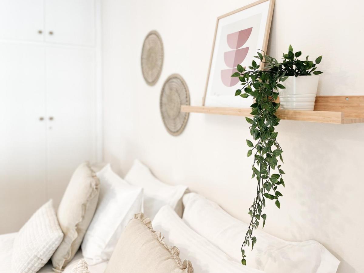 Boho Chic 2Br Apartment In The Center Of Athena Bagian luar foto