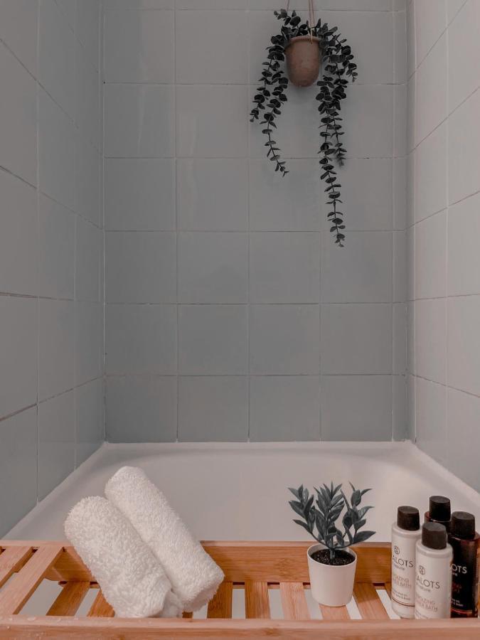 Boho Chic 2Br Apartment In The Center Of Athena Bagian luar foto