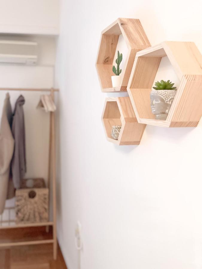 Boho Chic 2Br Apartment In The Center Of Athena Bagian luar foto