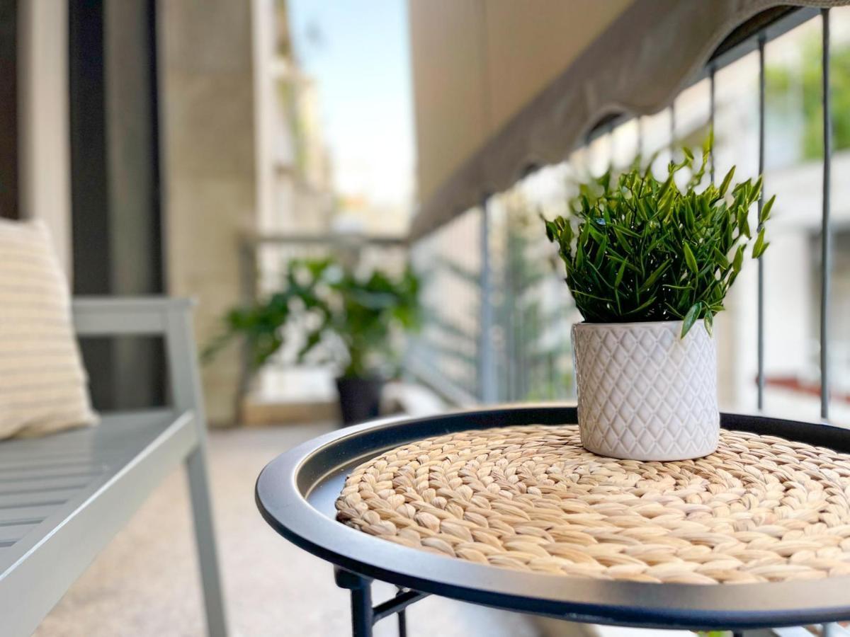 Boho Chic 2Br Apartment In The Center Of Athena Bagian luar foto