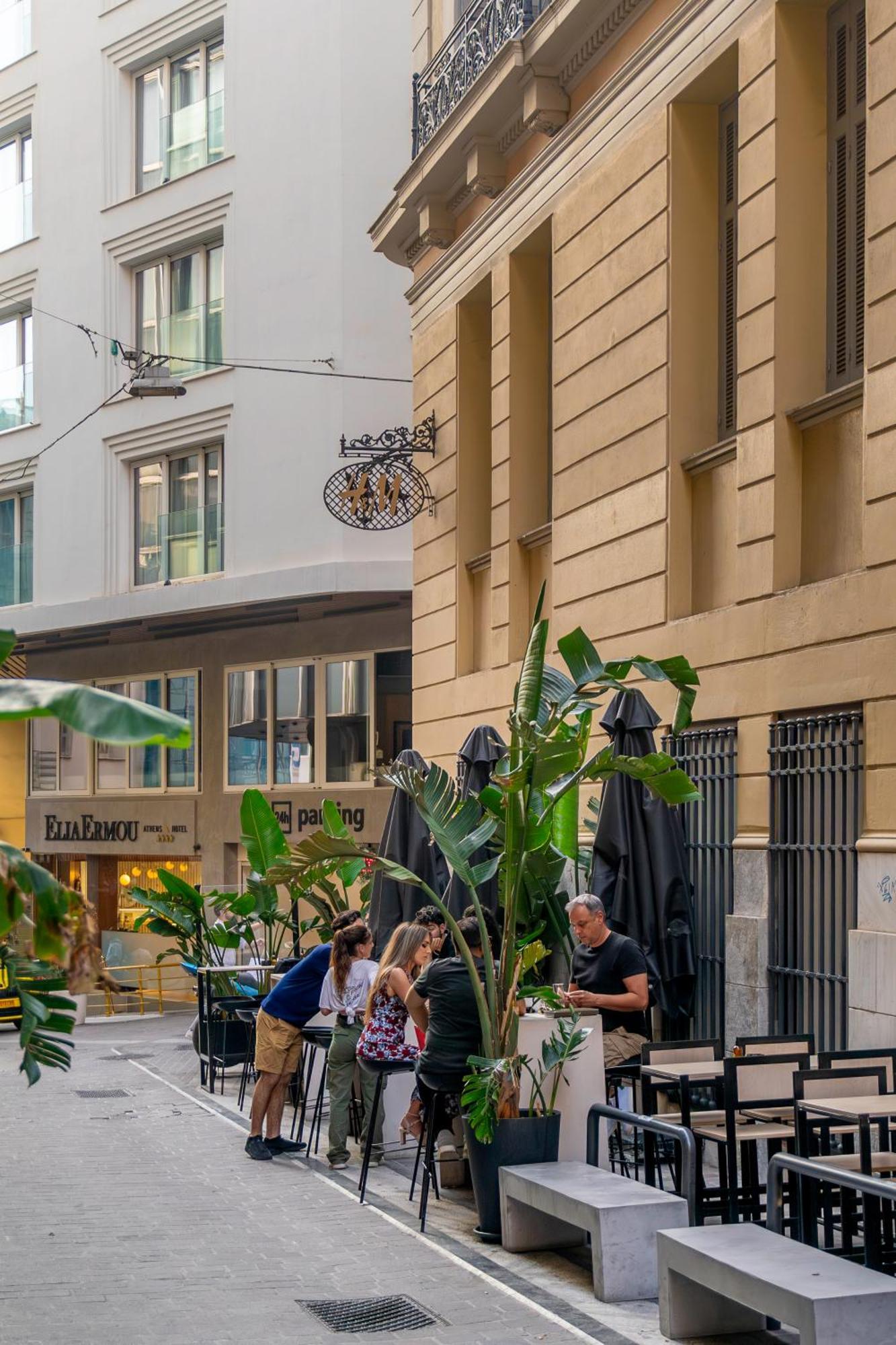 Boho Chic 2Br Apartment In The Center Of Athena Bagian luar foto